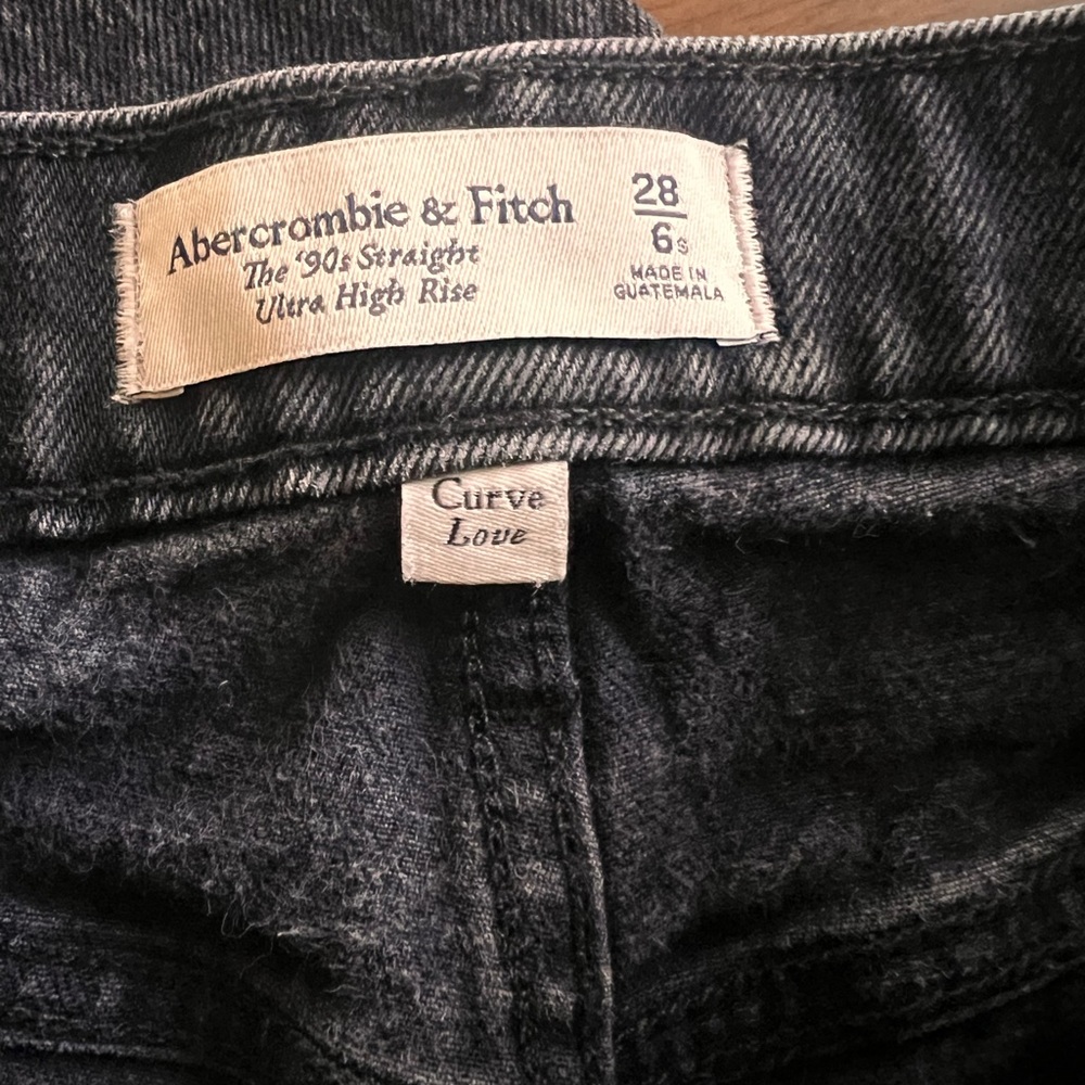 Abercrombie & Fitch Curve Love Ultra High Rise Straight Jean. Size 28 - Picture 5 of 6